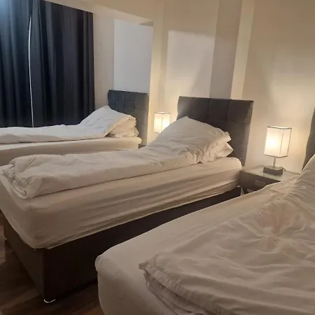 Lovely 1 Bedroom *