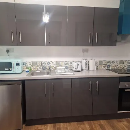 Lovely 1 Bedroom * بريستول